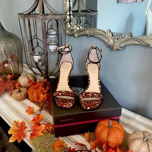 Vince Camuto Natural Hair Wild Leo/Tiger Heel